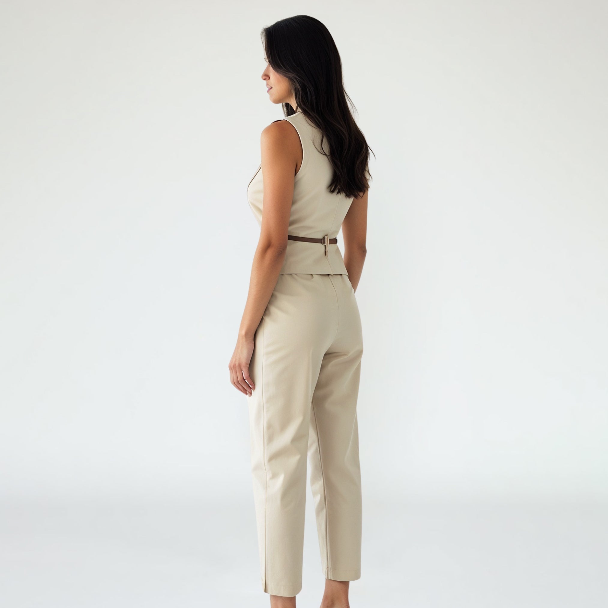 Sleeveless Two-Piece Set with Cropped Pants